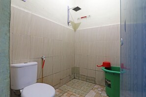 Bathroom - Fadhil Guest House (Bukit Lawang)