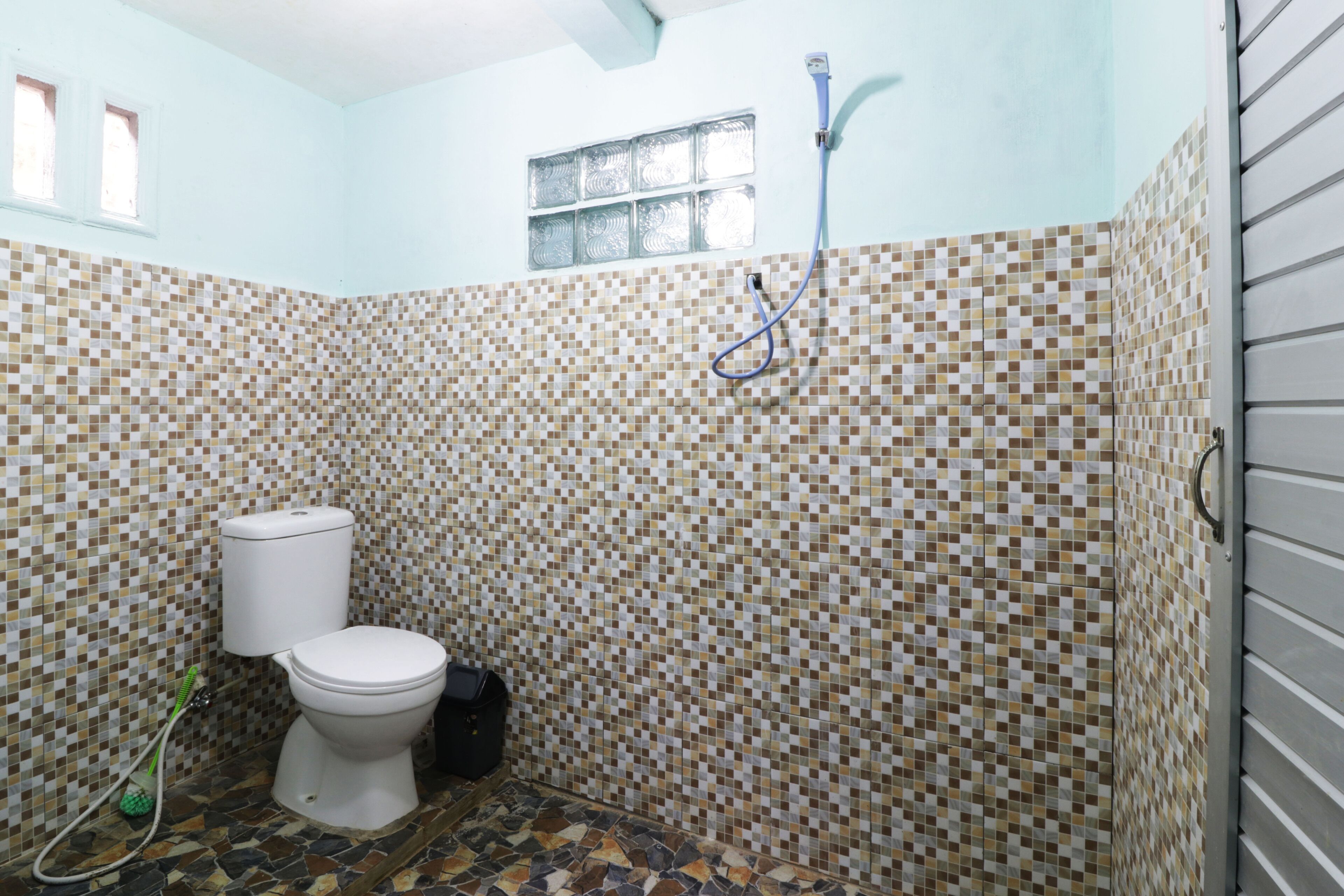 Standard Room | Bathroom | Shower, towels