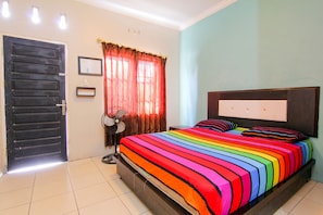 Standard Room | Desk, free WiFi, bed sheets