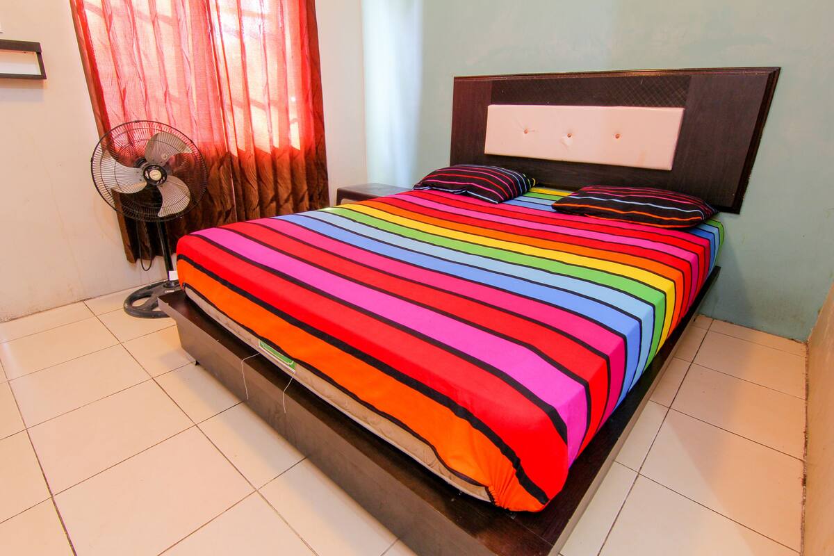 standard room | desk, free wifi, bed sheets