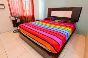Quarto standard | Escrivaninha, Wi-Fi de cortesia, roupa de cama