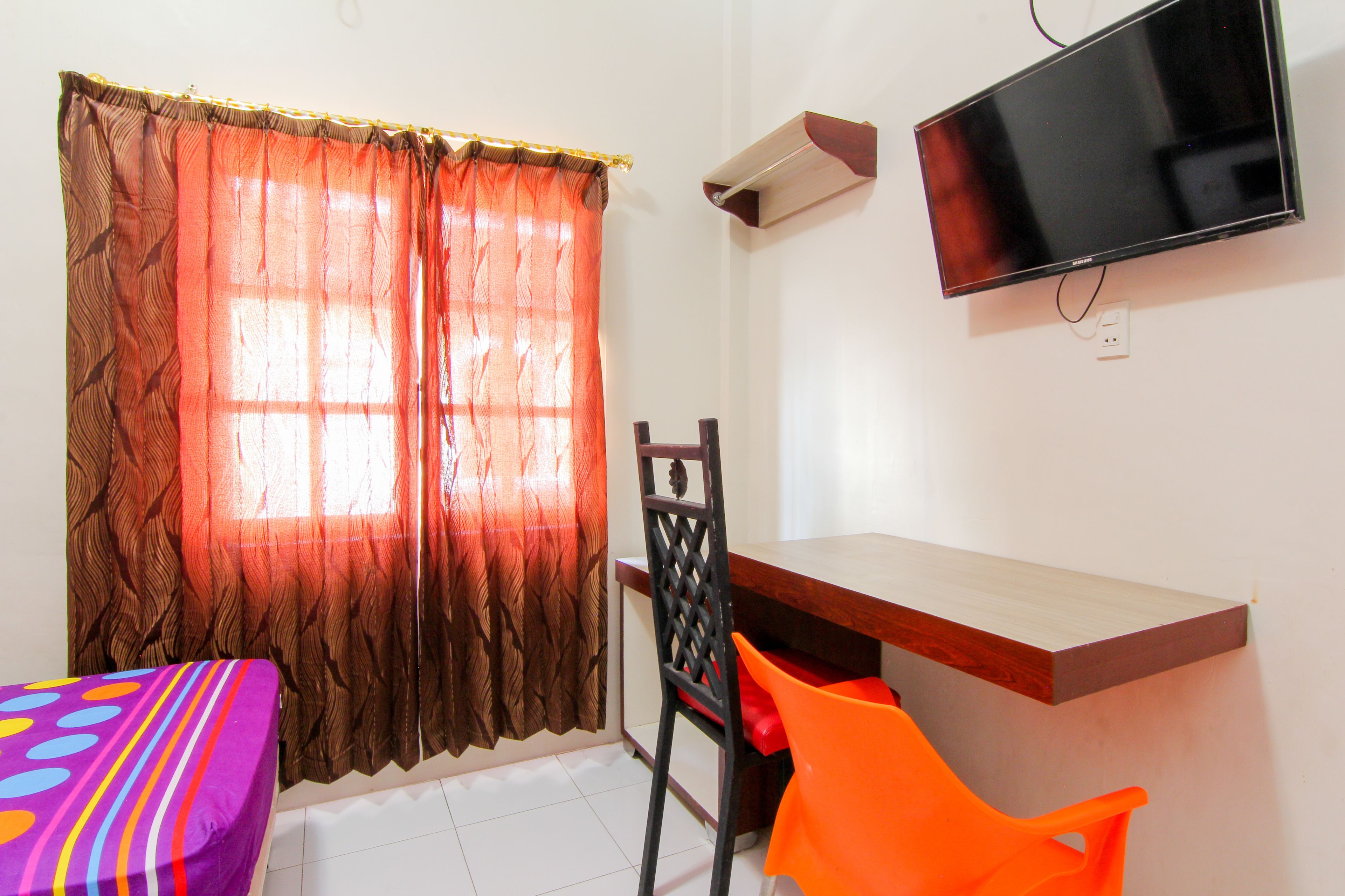 deluxe twin room | desk, free wifi, bed sheets