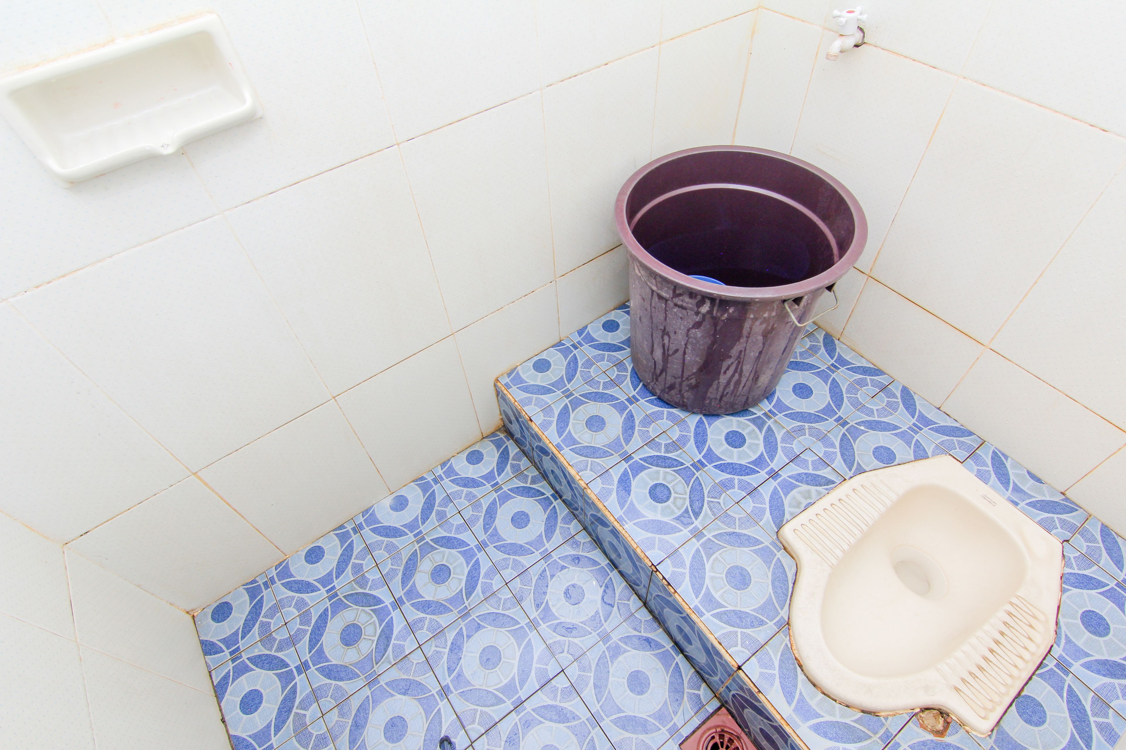 superior double room | bathroom | shower, free toiletries, towels