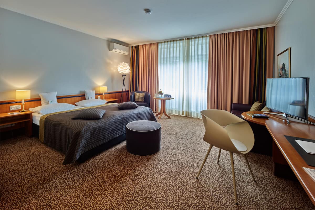 1 bedroom, minibar, in-room safe, desk