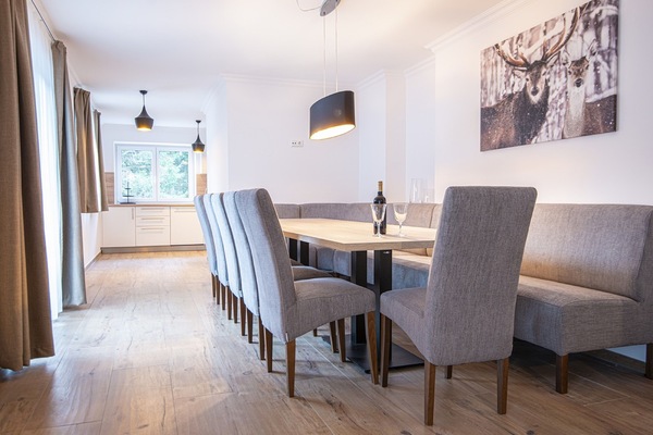 Superior-Apartment, 5 Bedrooms | In-room dining
