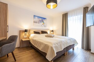 Ferros/tábuas de passar roupa, Wi-Fi de cortesia, roupa de cama