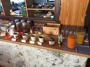 Free daily buffet breakfast