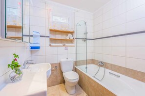 Villa, 3 chambres, piscine privée | Salle de bain