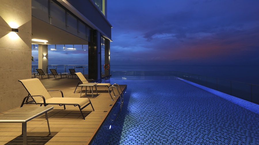 Hompton by the Beach Penang