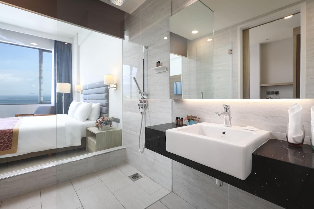 minibar, in-room safe, desk, blackout curtains