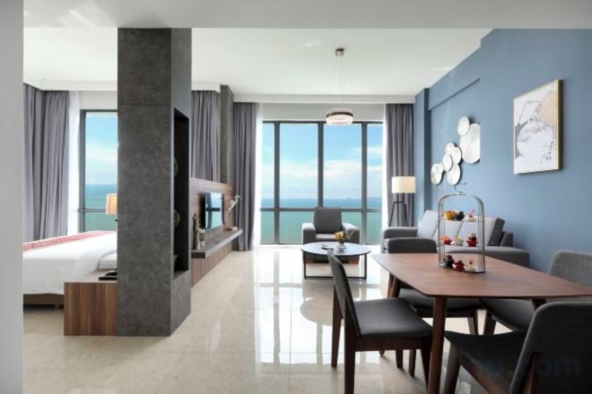 Minibar, in-room safe, desk, blackout drapes