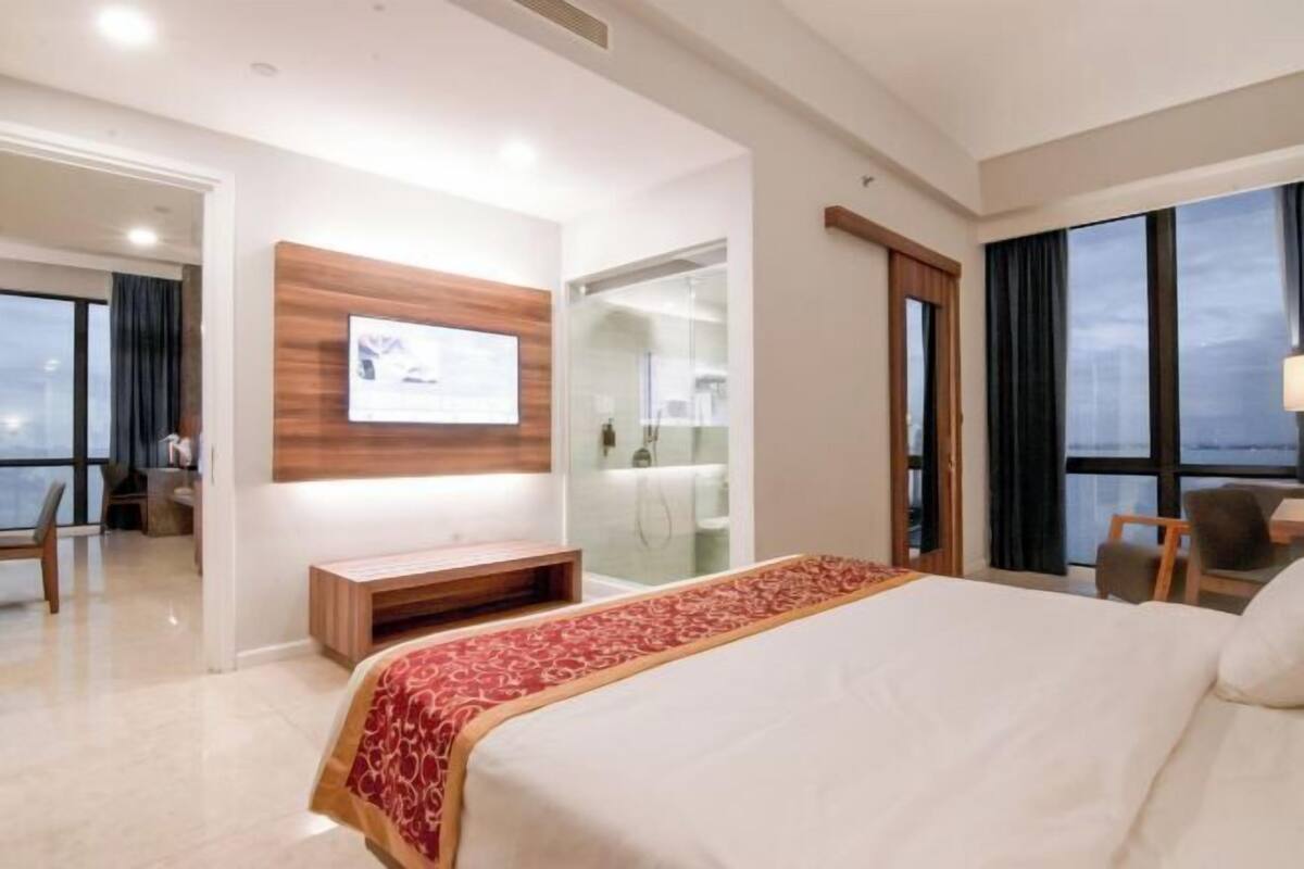 Minibar, in-room safe, desk, blackout drapes