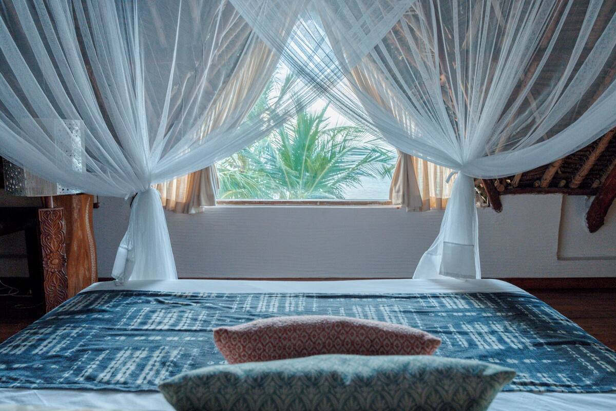 luxury apartment (ocean penthouse) | 4 bedrooms, in-room safe, free cots/infant beds, free wifi