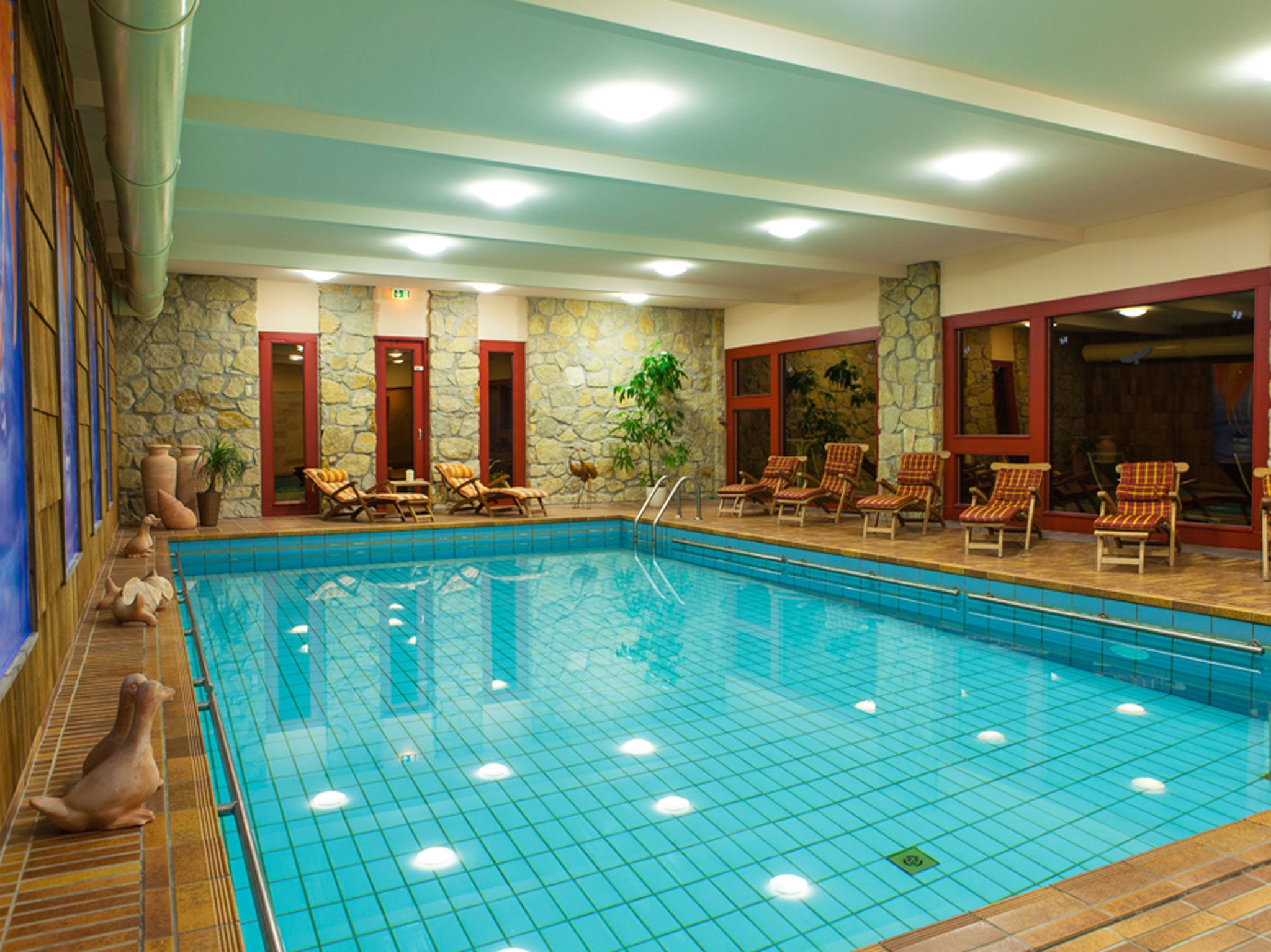 Innenpool, Liegestühle