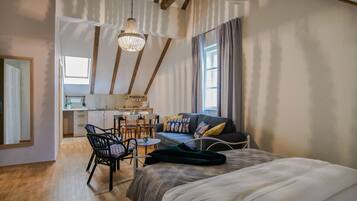 Fjölskylduíbúð - mörg rúm | Öryggishólf í herbergi, sérhannaðar innréttingar, sérvalin húsgögn