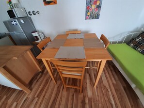 公寓客房, 1 間臥室 | 起居區 | 平面電視、 DVD 播放機