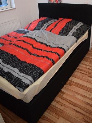 Apartment 1 | 1 Schlafzimmer, Bügeleisen/Bügelbrett, kostenloses WLAN, Bettwäsche