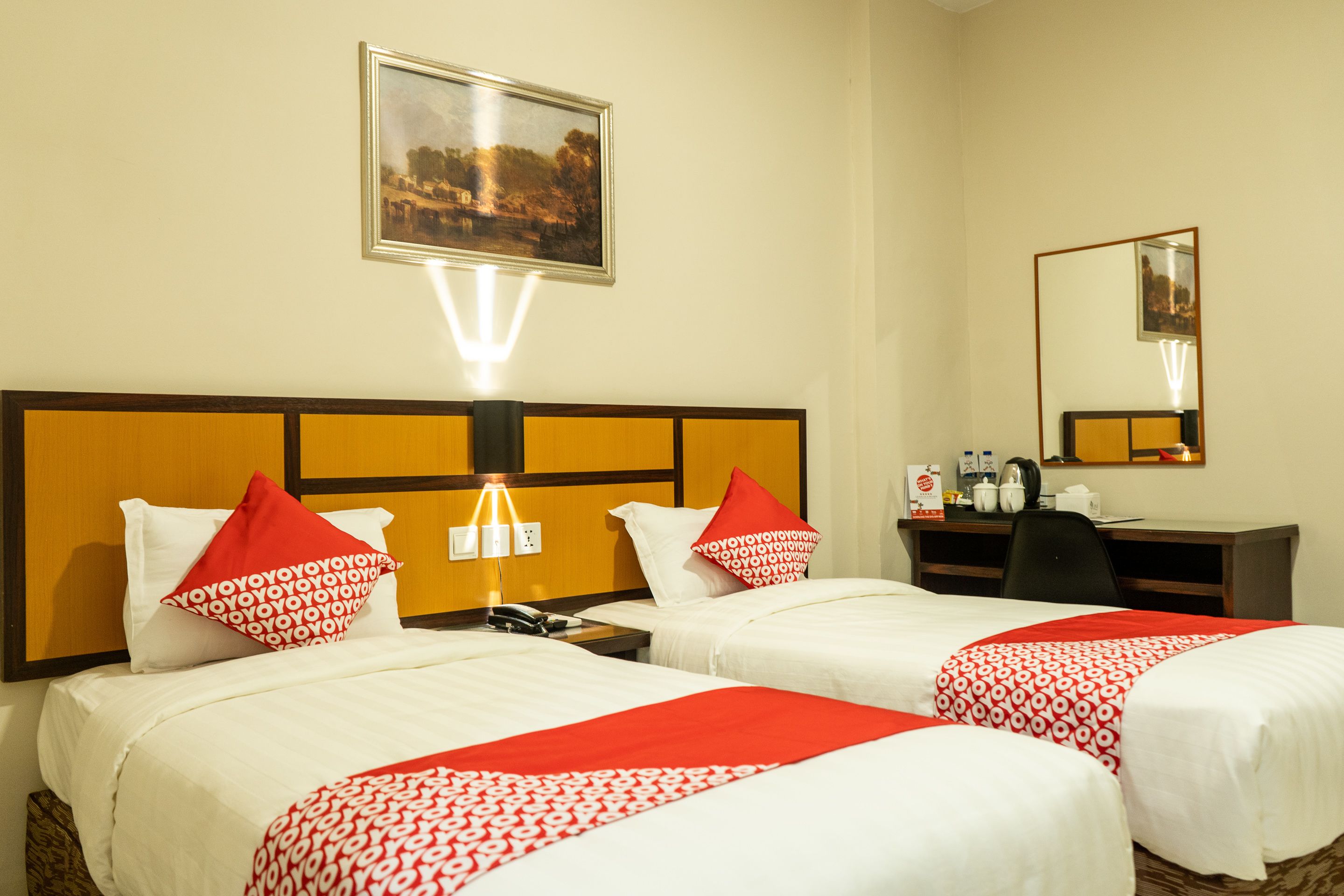 standard twin room, 2 single beds | desk, free wifi, bed sheets, wheelchair access