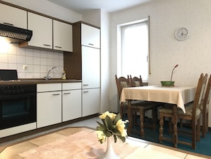 Apartment (2) | Private kitchen - Ferienwohnungen Viktoria (Bad Bertrich)