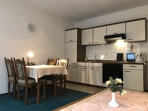 Apartment (2) | Private kitchen - Ferienwohnungen Viktoria (Bad Bertrich)