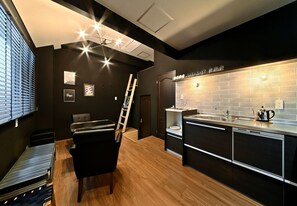 Studio Apartment | 4 bedrooms, in-room safe, individually decorated, individually furnished