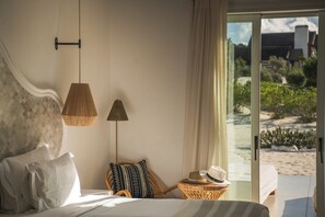 Deluxe Room | Minibar, in-room safe, individually decorated, desk - Quinta da Comporta Wellness Boutique Resort (Grandola)