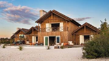 Minibar, in-room safe, individually decorated, desk