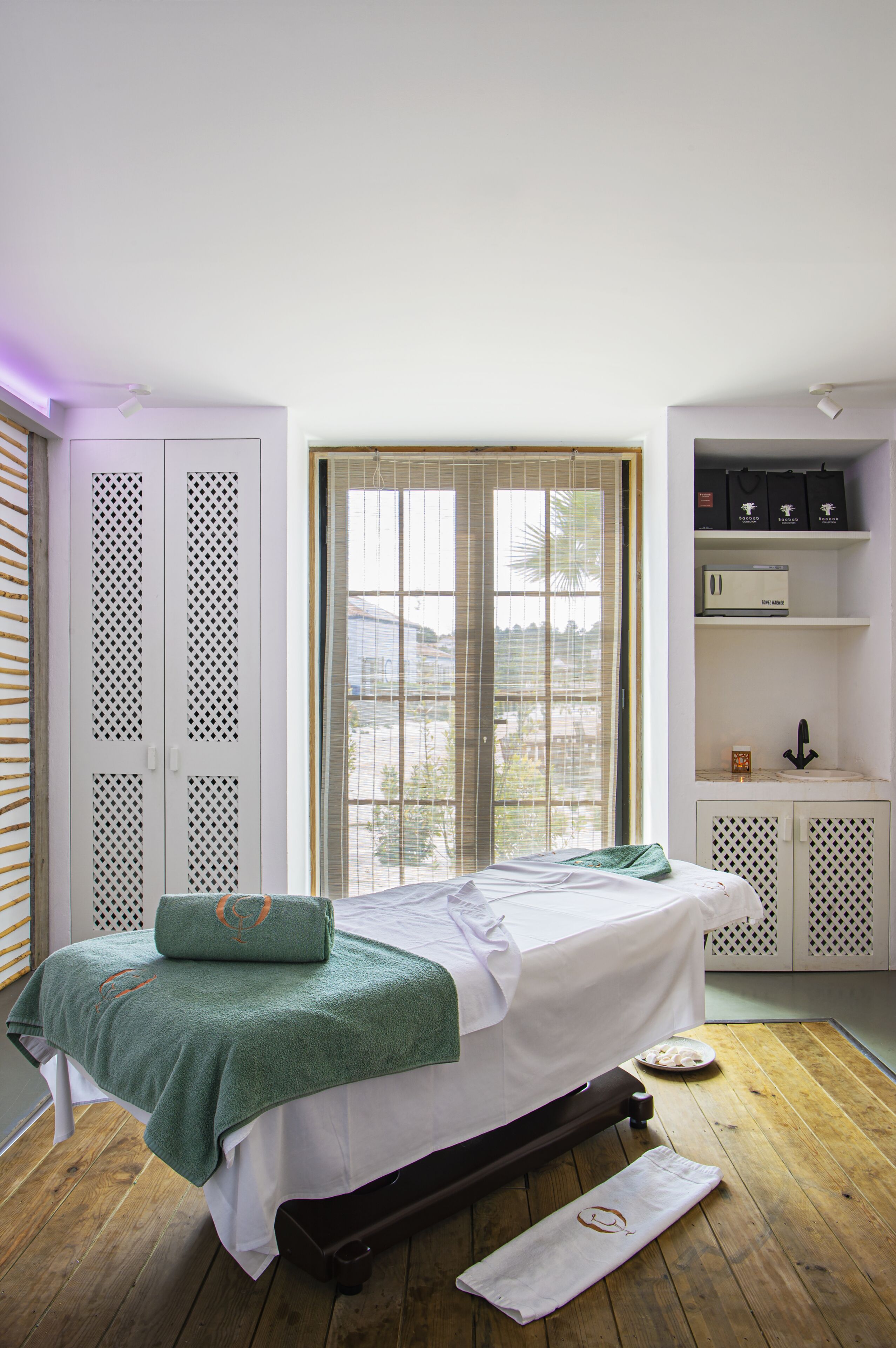 sauna, steam room, deep-tissue massages, thai massages, sports massages