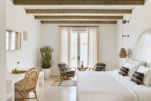 Minibar, safe på rommet, individuelt dekorert og skrivebord