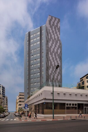 Front of property - The Muse Boutique Hotel Tel Aviv (Tel Aviv)