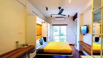 Grand Room | In-room safe, individually decorated, individually furnished, desk