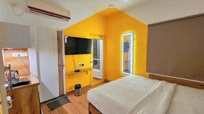 1 bedroom, in-room safe, individually decorated, individually furnished