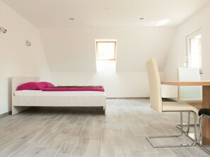 Departamento, baño en la habitación, vista a la montaña (David) | Wifi gratis y ropa de cama