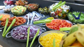 包含每日自助早餐