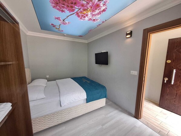 Apartemen Keluarga, 1 kamar tidur, balkon, pemandangan danau | Seprai katun Mesir, seprai premium, meja kerja, dan kedap suara