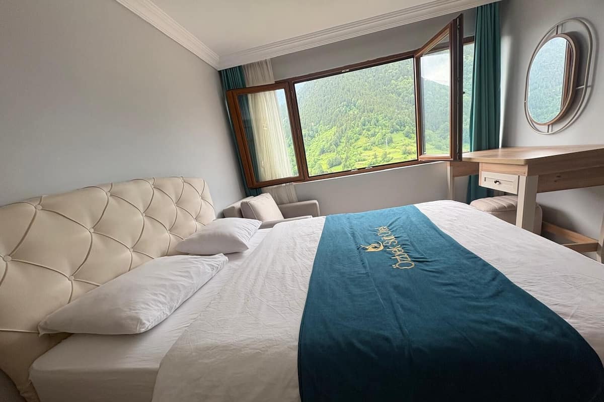 Standard Room, Lake View | Egyptian cotton sheets, premium bedding, desk, soundproofing