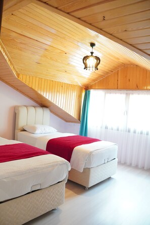 アパートメント 3 ベッドルーム レイクビュー | 防音設備、WiFi (無料)、ベッドシーツ