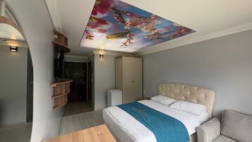 Standard Room, Lake View | Egyptian cotton sheets, premium bedding, desk, soundproofing