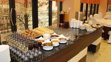 Desayuno buffet incluido todos los días 