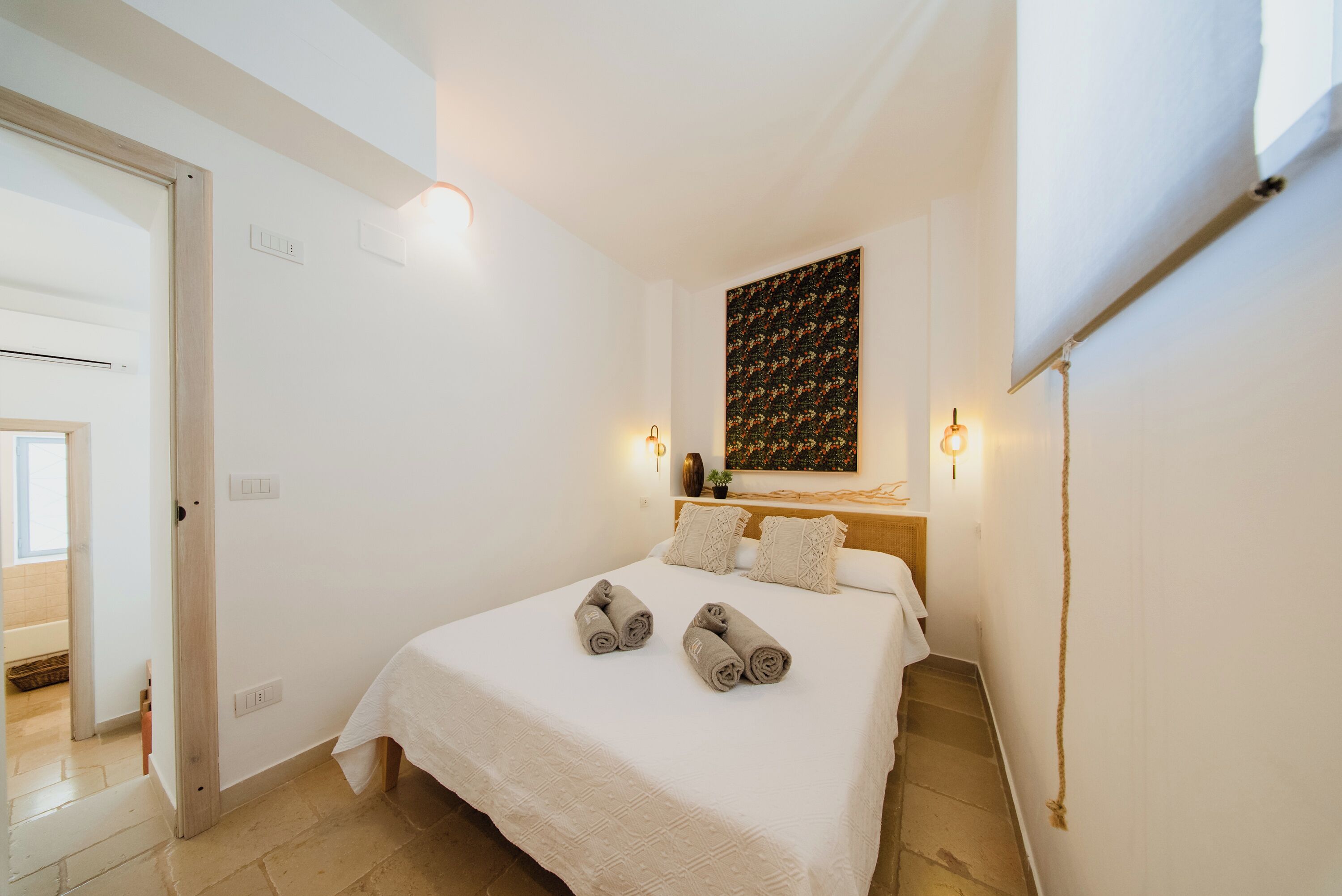 2 Schlafzimmer, individuell dekoriert, individuell eingerichtet