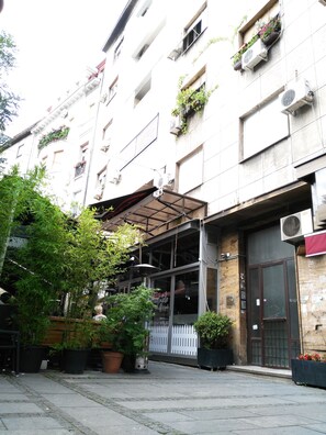 Property entrance - Top Belgrade Apartments (Belgrade)