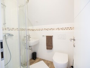 Deluxe Apartment, Ensuite, Mountain View (Berebica) | Bathroom | Hair dryer, towels, toilet paper