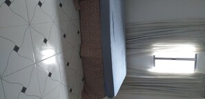 Interior - Practical and cozy (Jardim Guanhembu)