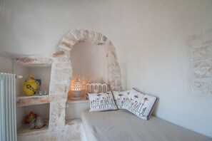 3 bedrooms, individually decorated, individually furnished - TD Casa Torchiano Hilltop Pool with Sea View (Monopoli)