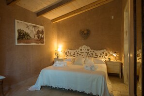 3 bedrooms, individually decorated, individually furnished
