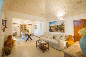 Living area - TD Casale Del Vento in the Countryside with Pool (Monopoli)