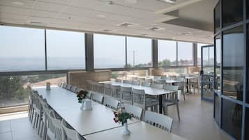 Desayuno buffet incluido todos los días