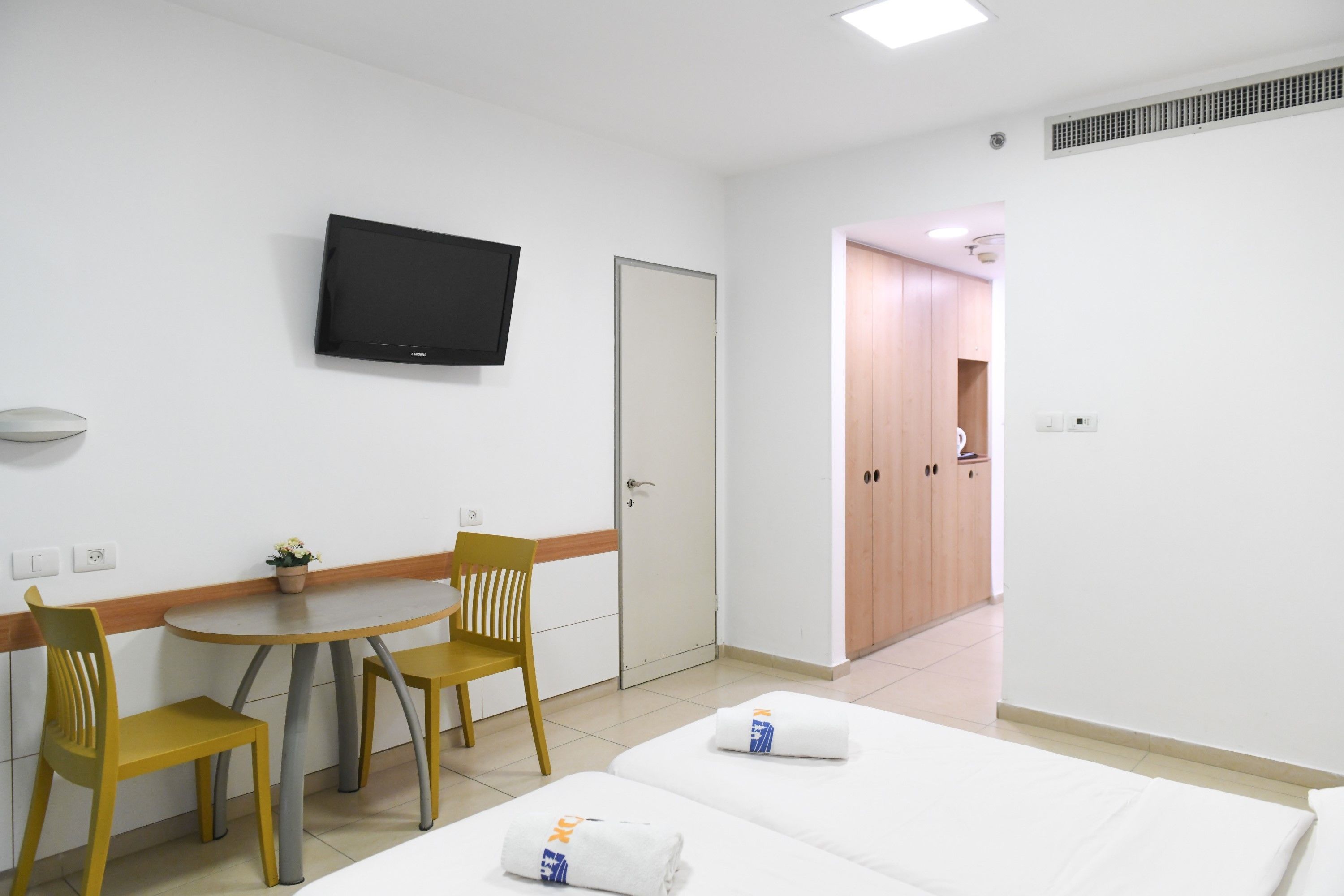 Standaard kamer | Een bureau, verduisterende gordijnen, gratis wifi, beddengoed