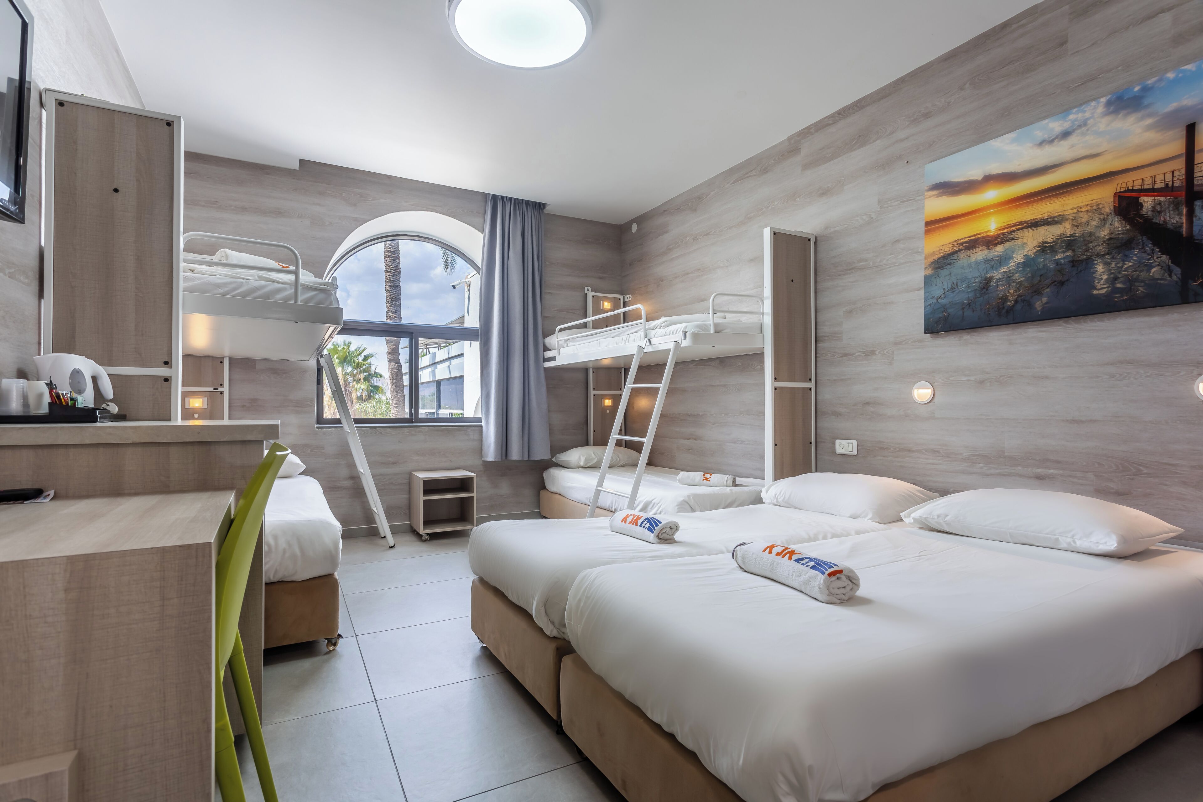 Standard Room | Desk, blackout drapes, free WiFi, bed sheets