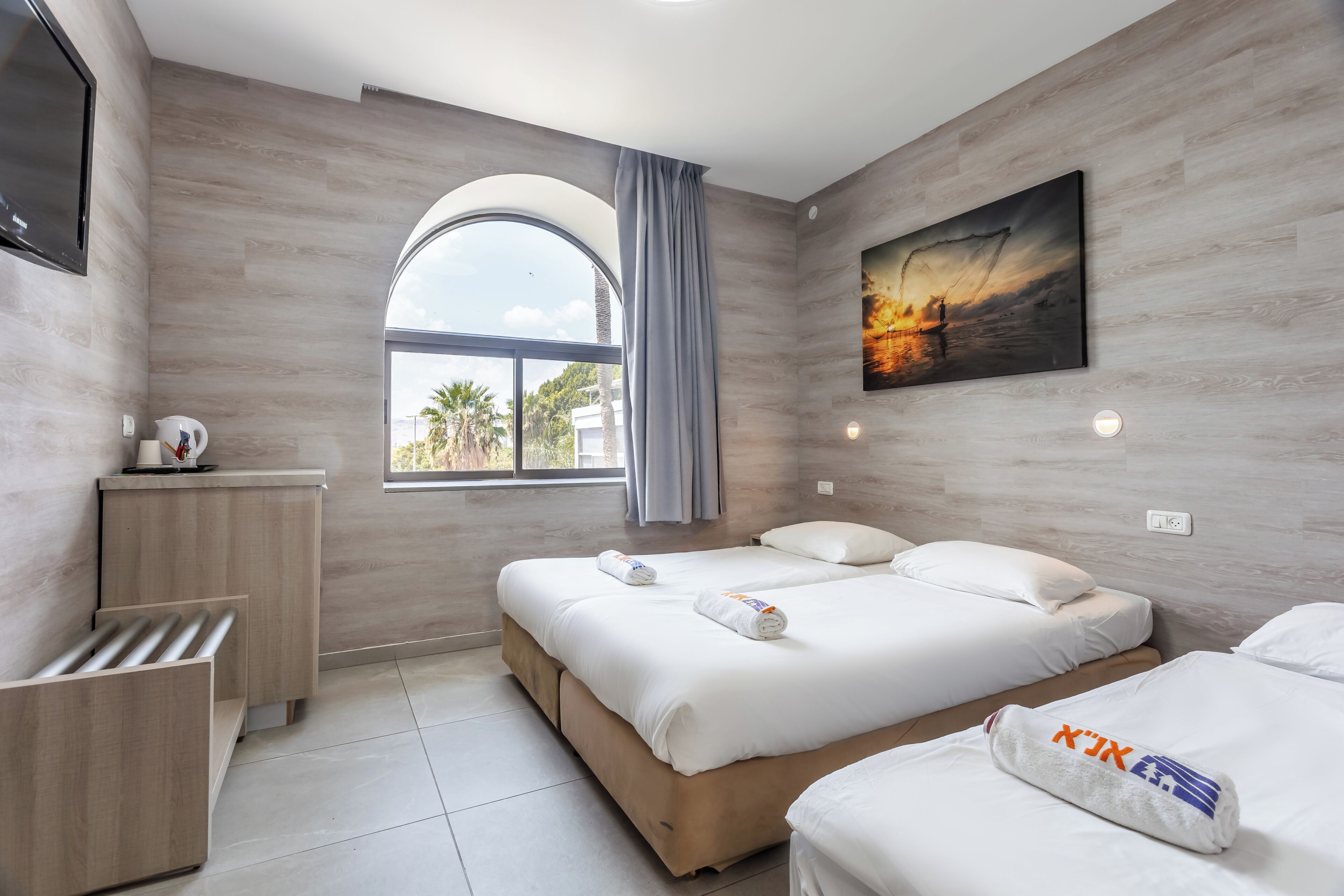 Standard Room | Desk, blackout drapes, WiFi (free), bed sheets
